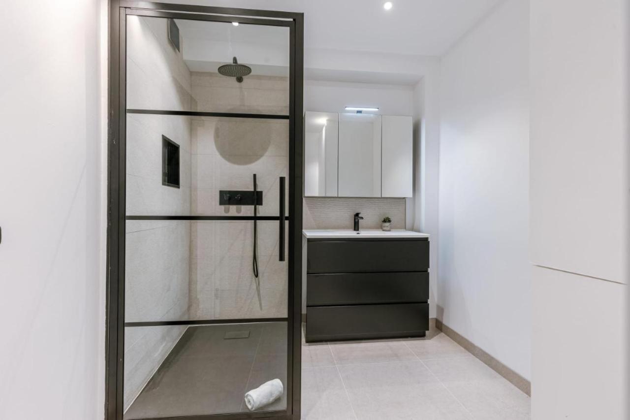 Ilo - Met 2 Slaapkamers Appartement *